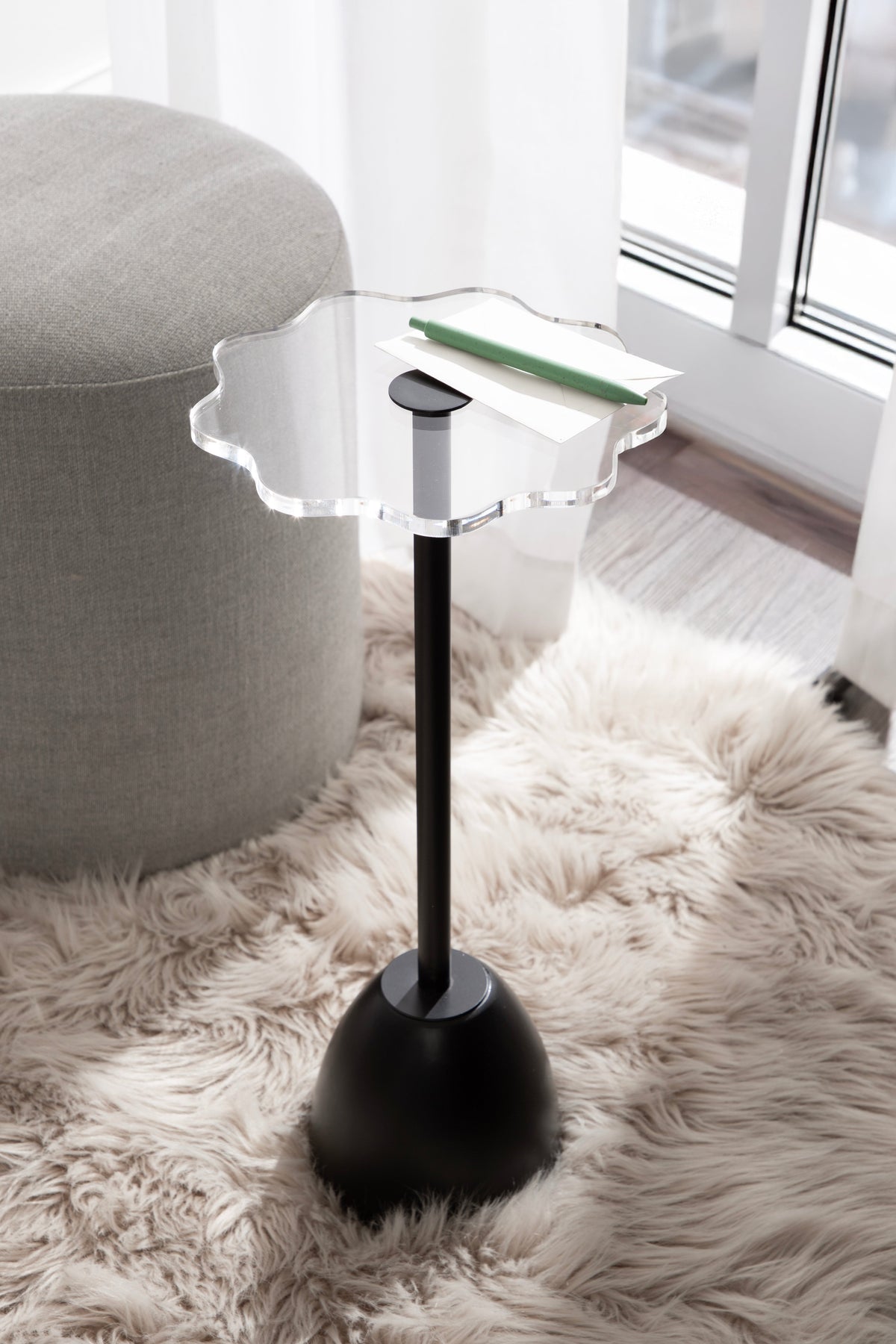 Amari Scalloped Acrylic Drink Table