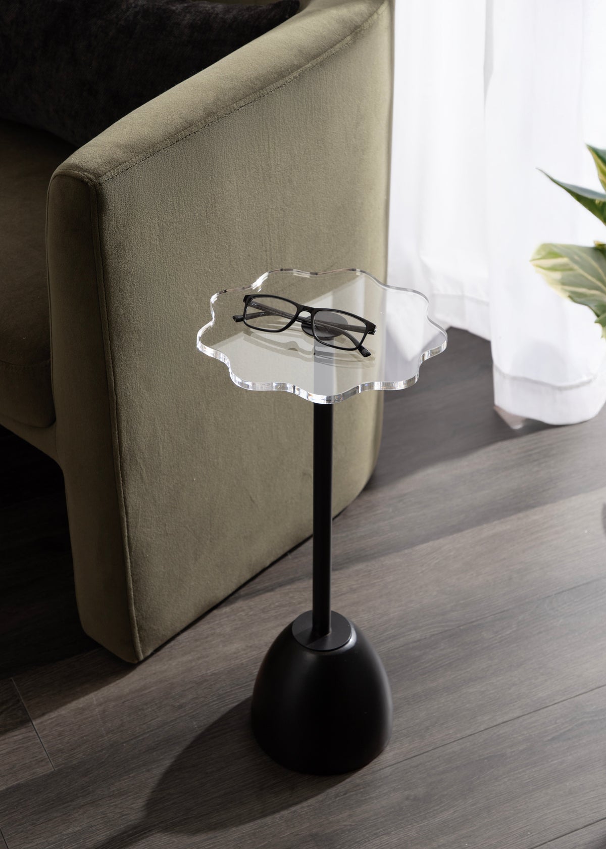Amari Scalloped Acrylic Drink Table